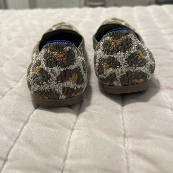 Rothy’s leopard “smoke spot” size 7.5 - Picture 5 of 7